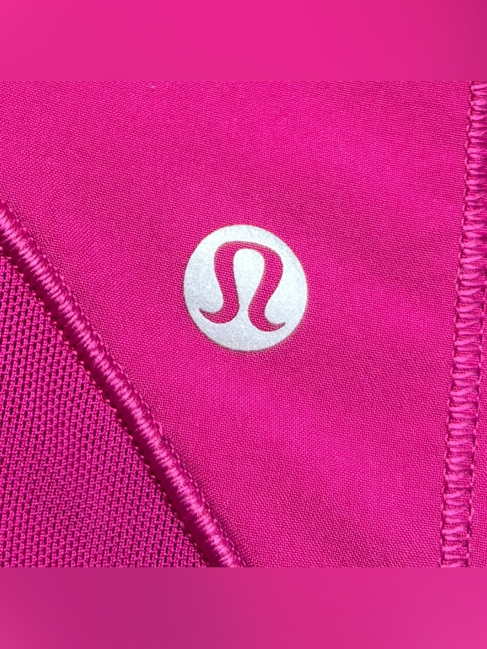 Lululemon Hotty Hot Low Rise Shorts 2.5" In Ripened Raspberry Size 2 - Picture 3 of 5